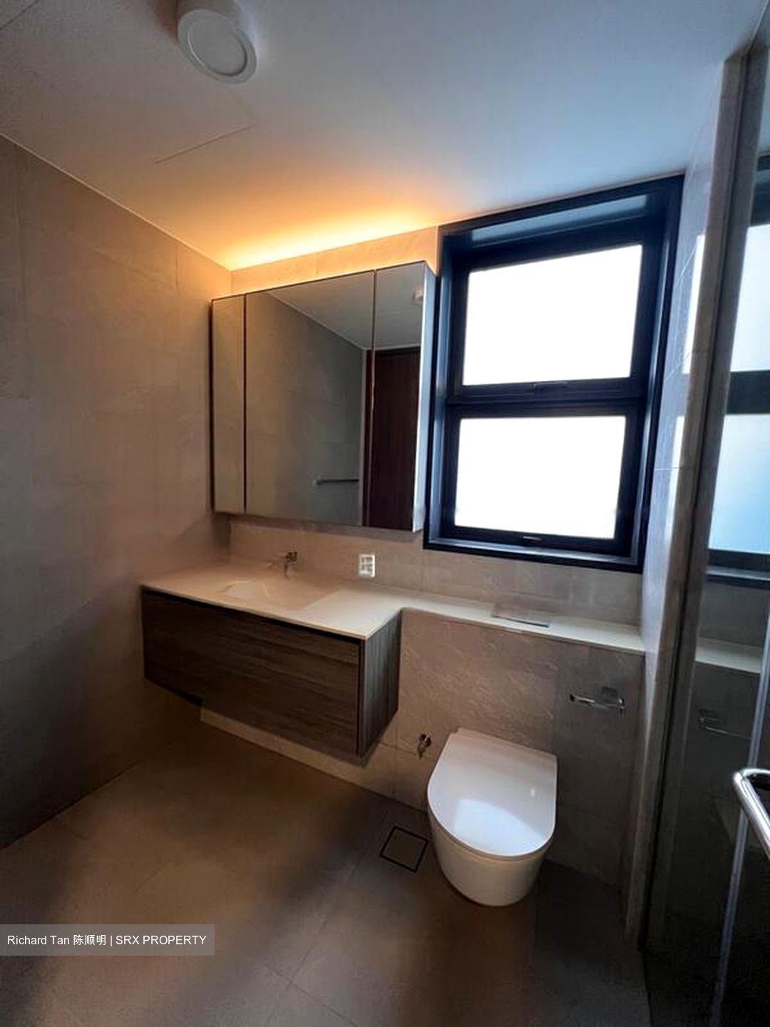 Royalgreen (D10), Condominium #590745701